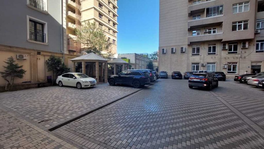 Satılır 4 otaqlı yeni tikili, 165 m², 28 May m.-2