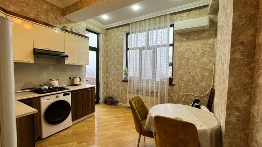 Satılır 3 otaqlı yeni tikili, 131 m², Memar Əcəmi m.-1