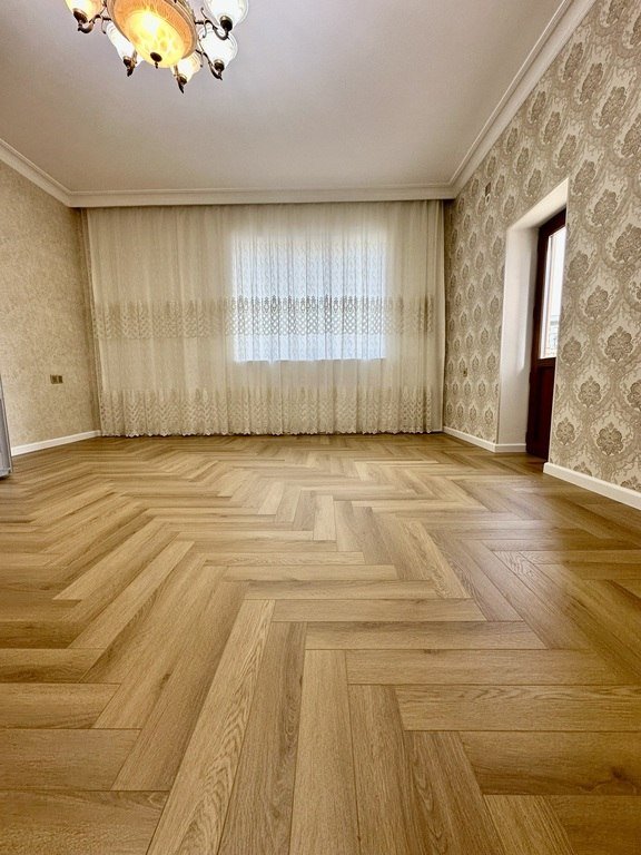 Satılır 3 otaqlı yeni tikili, 130 m², Azadlıq Prospekti m.-1