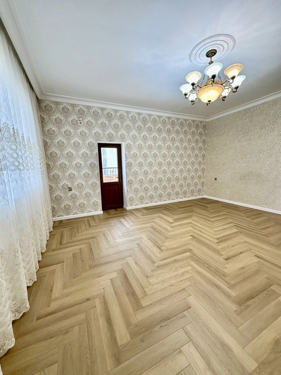 Satılır 3 otaqlı yeni tikili, 130 m², Azadlıq Prospekti m.-2