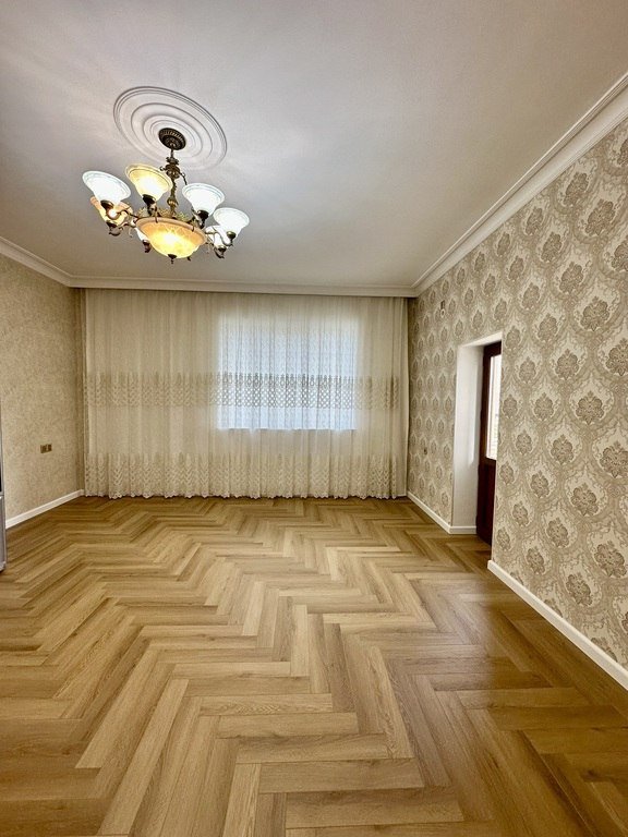 Satılır 3 otaqlı yeni tikili, 130 m², Azadlıq Prospekti m.-4