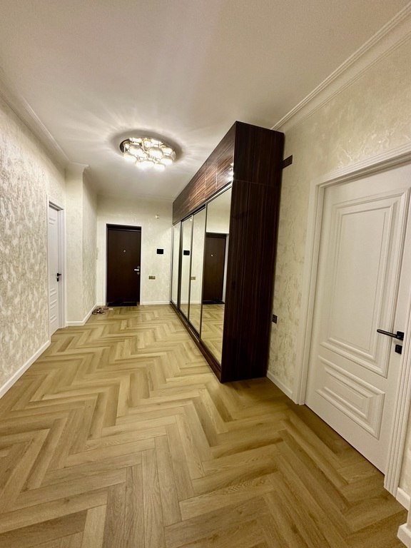 Satılır 3 otaqlı yeni tikili, 130 m², Azadlıq Prospekti m.-5