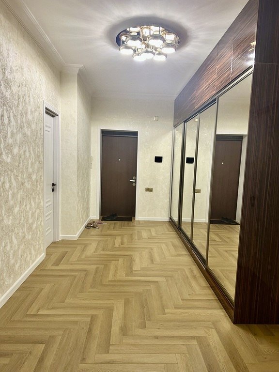 Satılır 3 otaqlı yeni tikili, 130 m², Azadlıq Prospekti m.-6