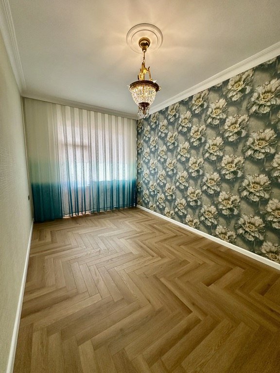 Satılır 3 otaqlı yeni tikili, 130 m², Azadlıq Prospekti m.-9