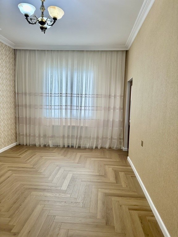 Satılır 3 otaqlı yeni tikili, 130 m², Azadlıq Prospekti m.-13