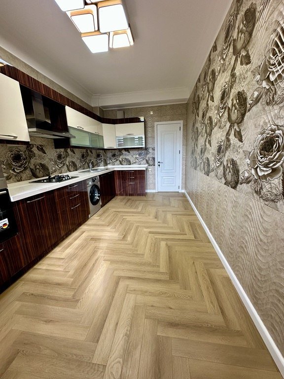 Satılır 3 otaqlı yeni tikili, 130 m², Azadlıq Prospekti m.-14