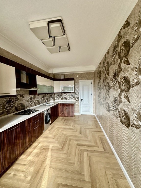 Satılır 3 otaqlı yeni tikili, 130 m², Azadlıq Prospekti m.-15