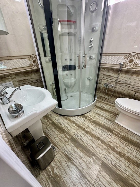 Satılır 3 otaqlı yeni tikili, 130 m², Azadlıq Prospekti m.-24