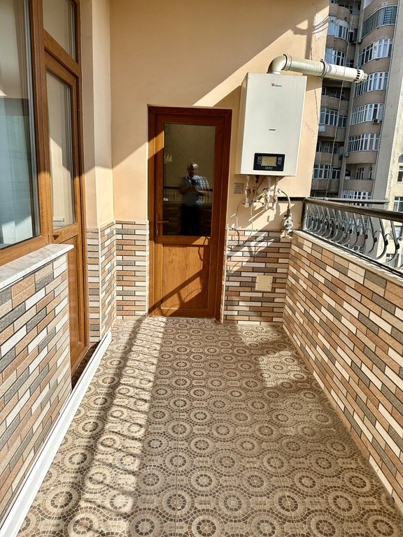 Satılır 3 otaqlı yeni tikili, 130 m², Azadlıq Prospekti m.-25