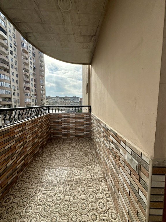 Satılır 3 otaqlı yeni tikili, 130 m², Azadlıq Prospekti m.-27