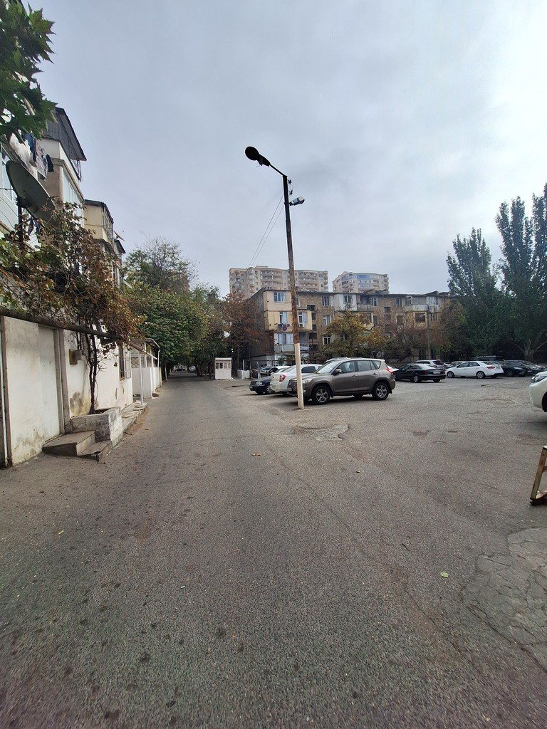 Satılır 2 otaqlı köhnə tikili, 45 m², Elmlər Akademiyası m.-18