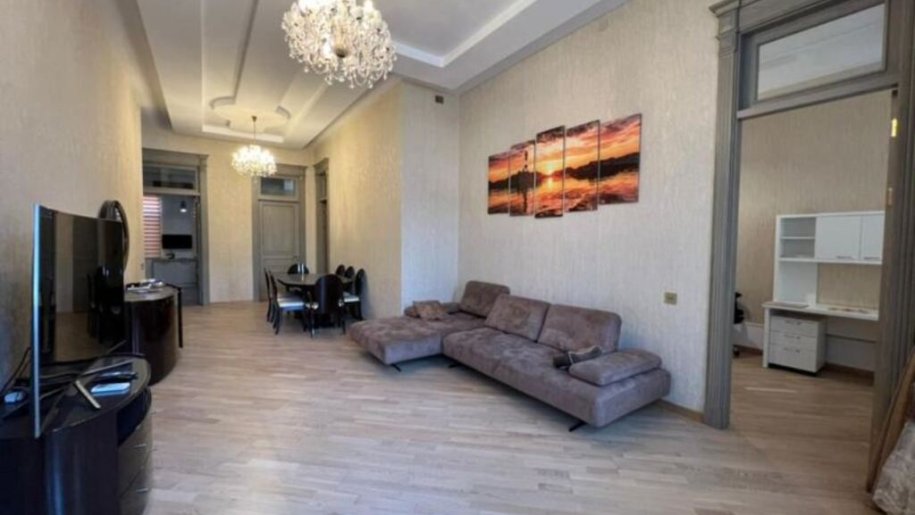 Satılır 5 otaqlı köhnə tikili, 144 m², Sahil m.-3