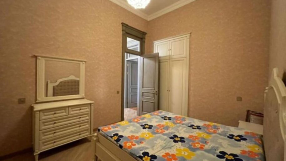 Satılır 5 otaqlı köhnə tikili, 144 m², Sahil m.-9