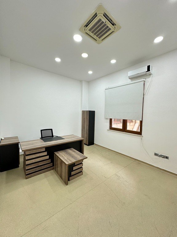 35 m<sup>2</sup> ofis icarəyə verilir, 28 May m.-6