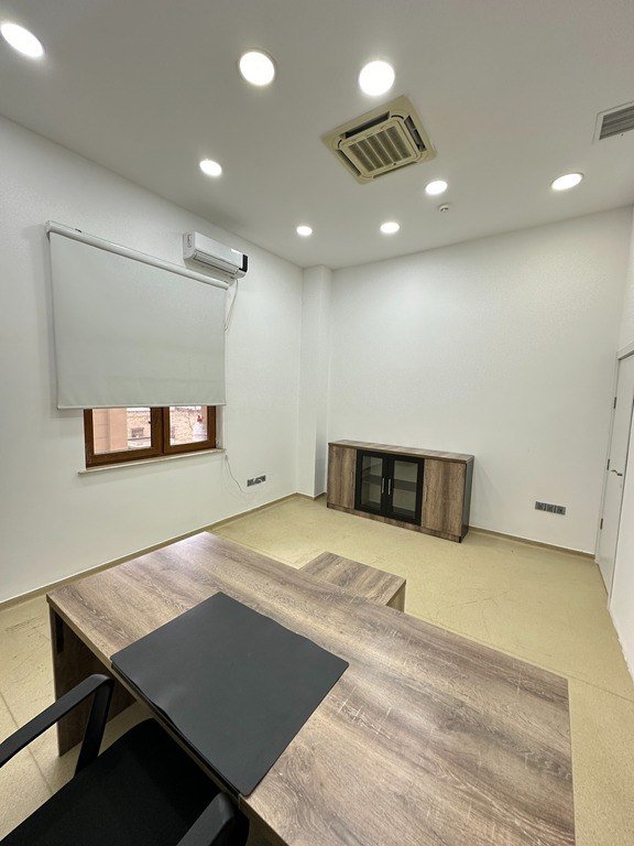 35 m<sup>2</sup> ofis icarəyə verilir, 28 May m.-7