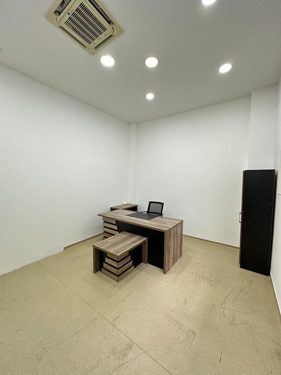 35 m<sup>2</sup> ofis icarəyə verilir, 28 May m.-8