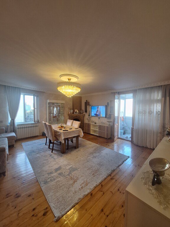 Satılır 3 otaqlı köhnə tikili, 80 m², İnşaatçılar m.-1