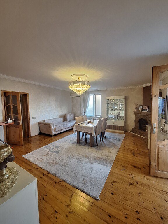 Satılır 3 otaqlı köhnə tikili, 80 m², İnşaatçılar m.-3