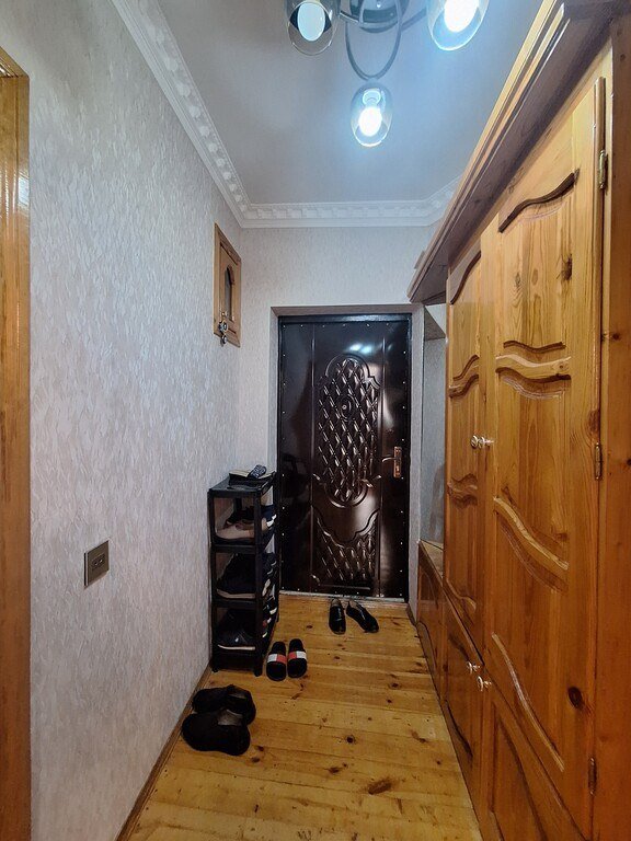 Satılır 3 otaqlı köhnə tikili, 80 m², İnşaatçılar m.-8