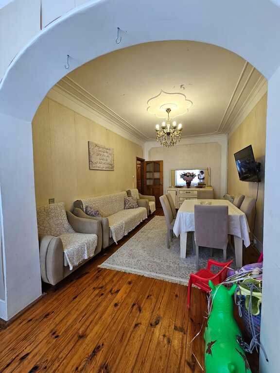 Satılır 2 otaqlı köhnə tikili, 60 m², Azadlıq Prospekti m.-1