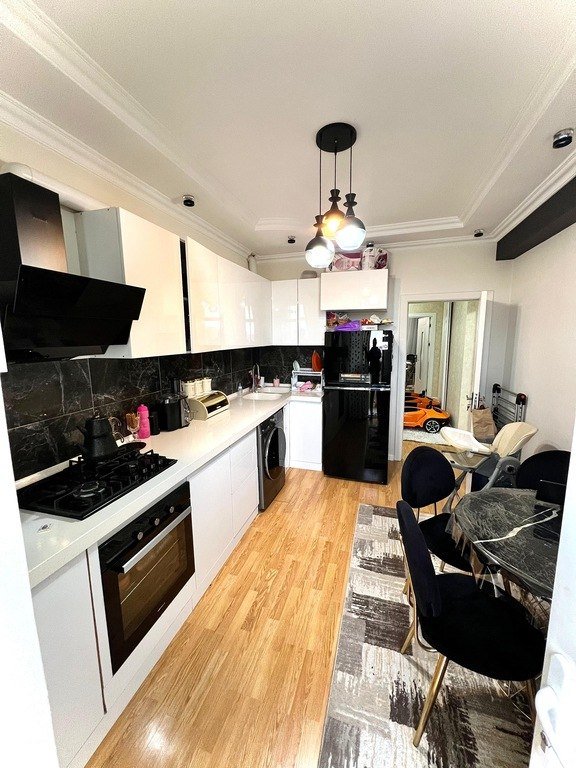 Kirayə verilir 2 otaqlı yeni tikili, 80 m², İnşaatçılar m.-3