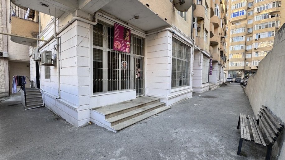 100 m<sup>2</sup> obyekt satılır, İnşaatçılar m.-1