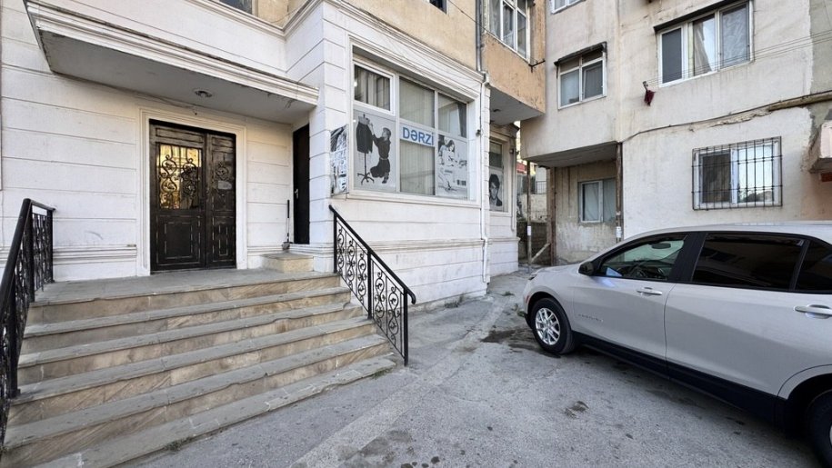 100 m<sup>2</sup> obyekt satılır, İnşaatçılar m.-4