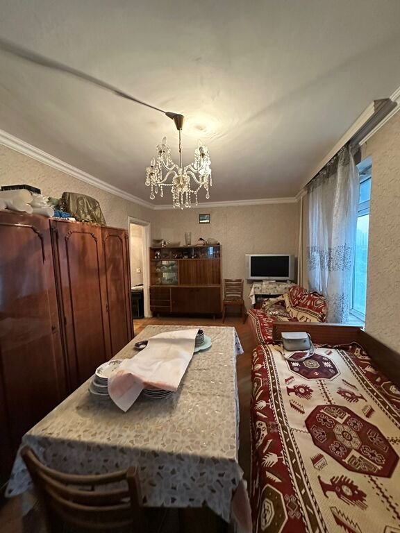 Satılır 1 otaqlı köhnə tikili, 36 m², İnşaatçılar m.-1