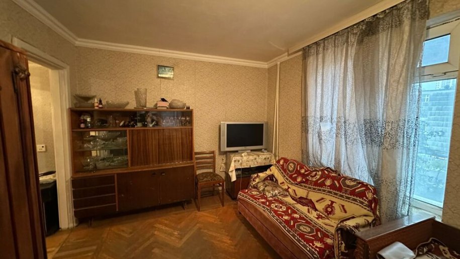 Satılır 1 otaqlı köhnə tikili, 36 m², İnşaatçılar m.-2