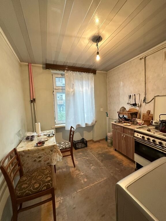 Satılır 1 otaqlı köhnə tikili, 36 m², İnşaatçılar m.-5