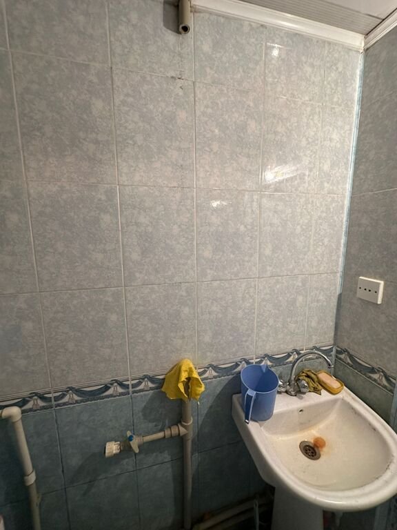 Satılır 1 otaqlı köhnə tikili, 36 m², İnşaatçılar m.-13