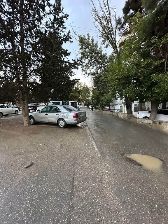 Satılır 1 otaqlı köhnə tikili, 36 m², İnşaatçılar m.-25