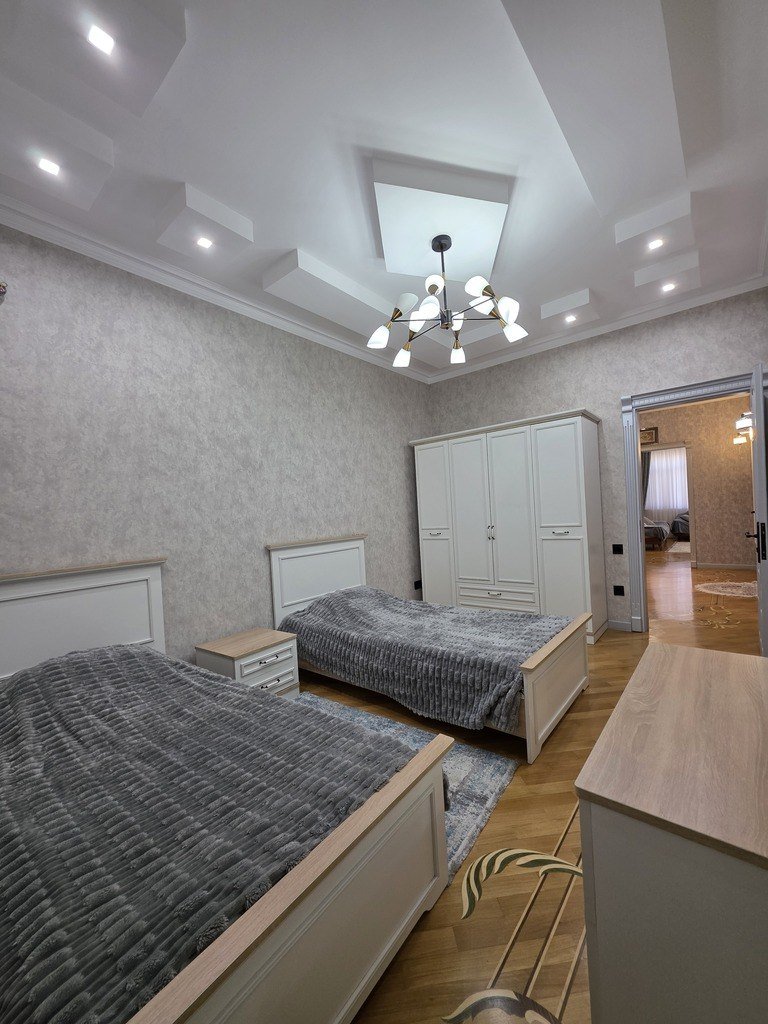 Satılır 4 otaqlı yeni tikili, 170 m², Azadlıq Prospekti m.-7