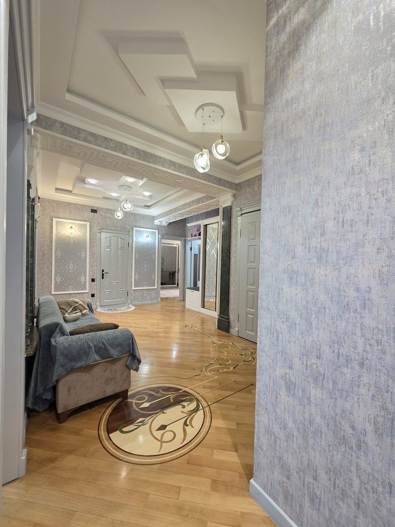 Satılır 4 otaqlı yeni tikili, 170 m², Azadlıq Prospekti m.-9