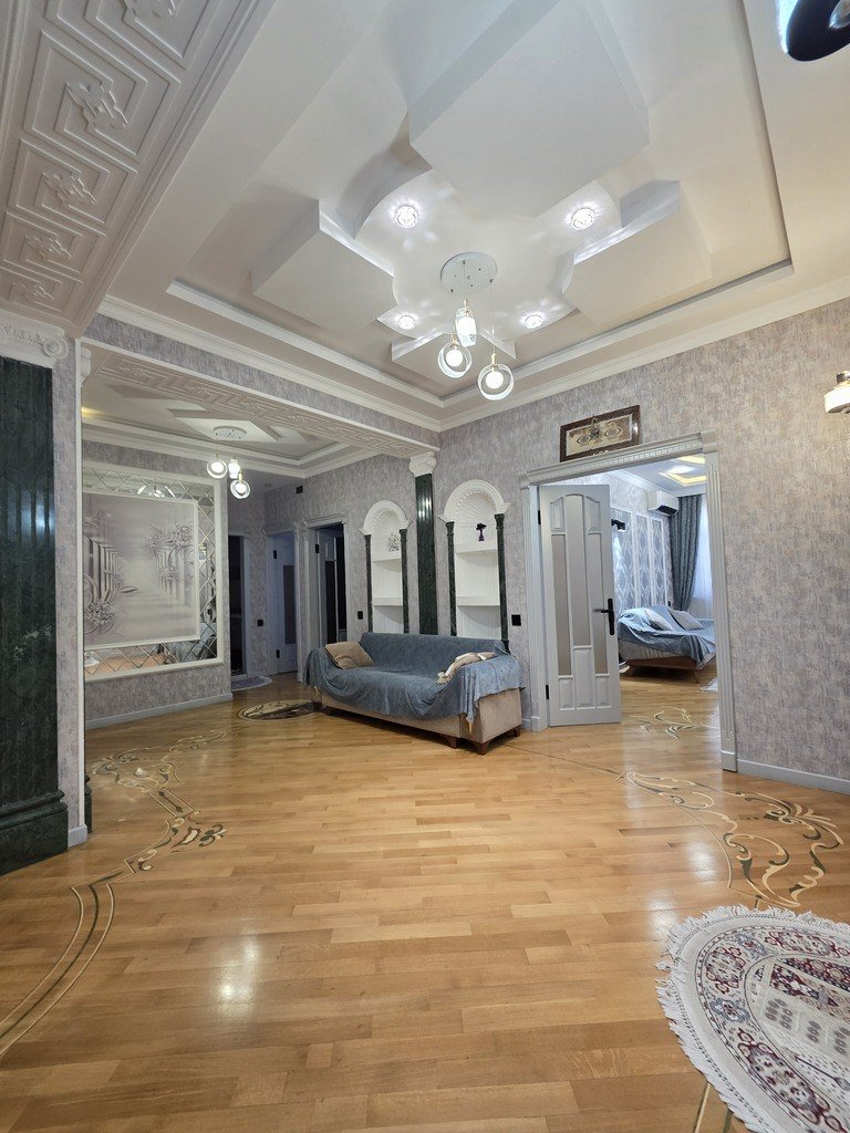 Satılır 4 otaqlı yeni tikili, 170 m², Azadlıq Prospekti m.-11