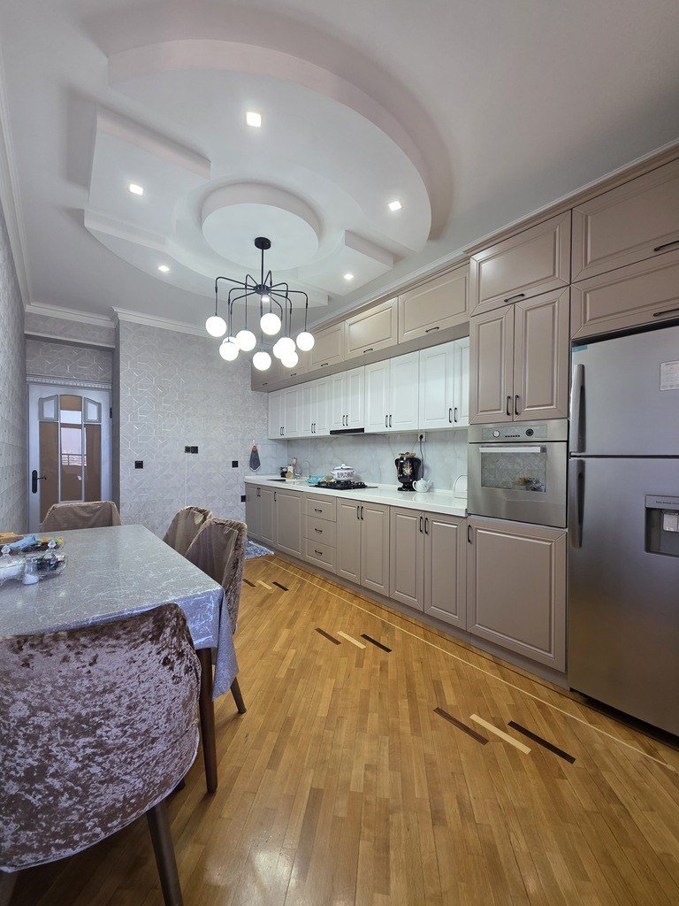 Satılır 4 otaqlı yeni tikili, 170 m², Azadlıq Prospekti m.-12