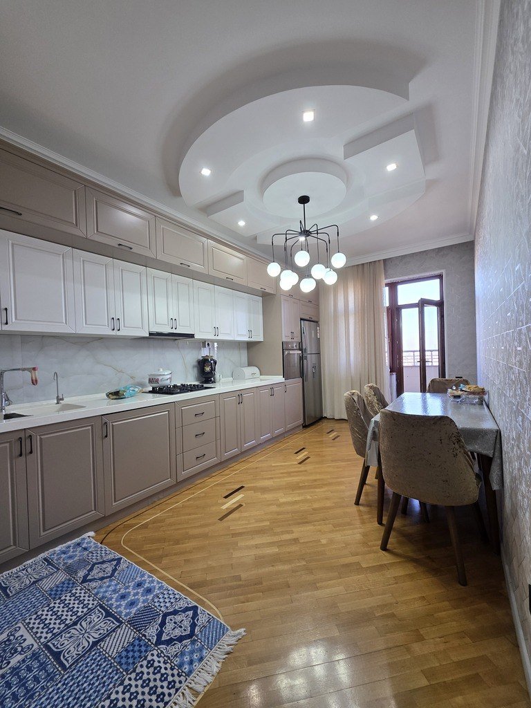 Satılır 4 otaqlı yeni tikili, 170 m², Azadlıq Prospekti m.-13