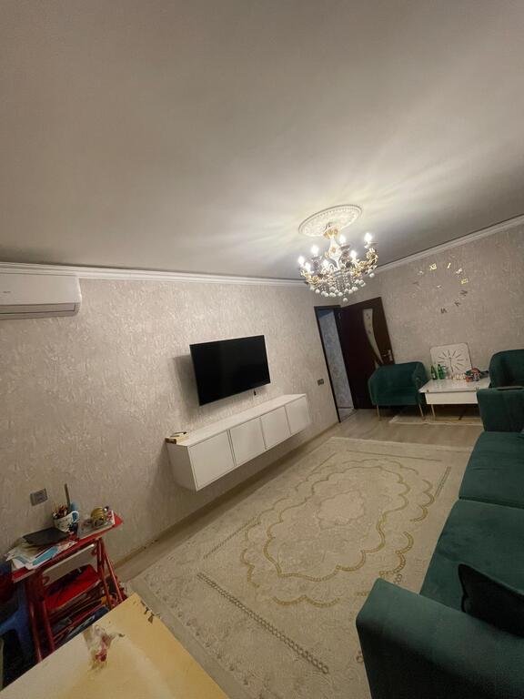 Satılır 2 otaqlı köhnə tikili, 57 m², Neftçilər m.-1