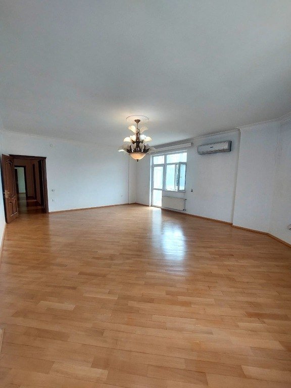 Satılır 4 otaqlı yeni tikili, 180 m², Elmlər Akademiyası m.-5