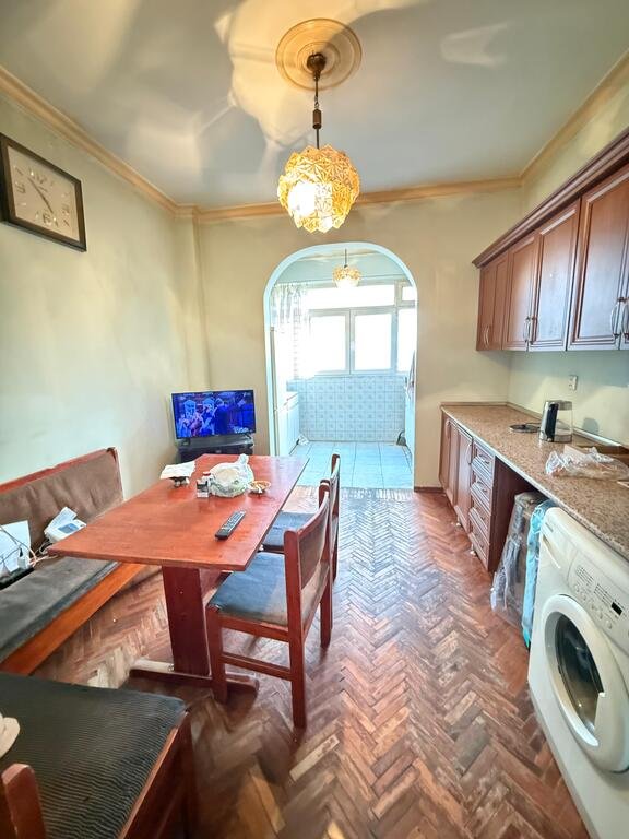 Satılır 3 otaqlı köhnə tikili, 70 m², İnşaatçılar m.-2