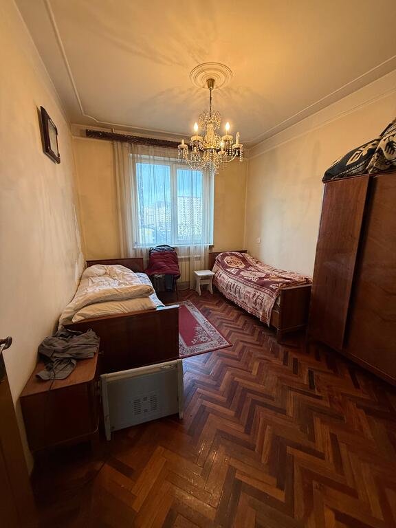 Satılır 3 otaqlı köhnə tikili, 70 m², İnşaatçılar m.-3