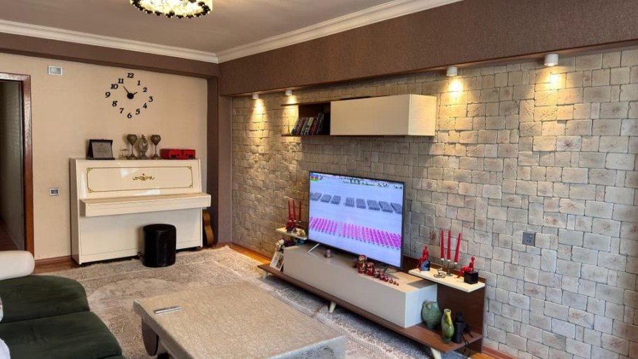 Satılır 3 otaqlı köhnə tikili, 80 m², İnşaatçılar m.-2