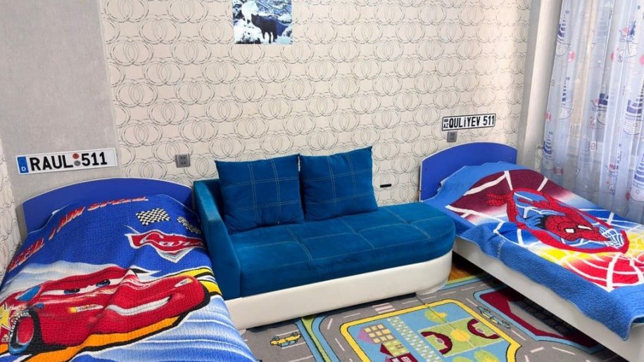 Satılır 3 otaqlı köhnə tikili, 80 m², İnşaatçılar m.-9