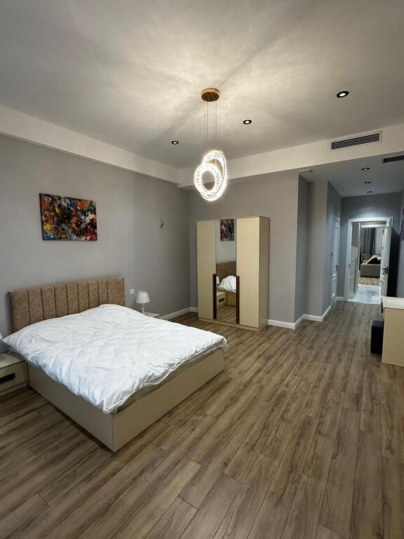 Kirayə verilir 3 otaqlı yeni tikili, 140 m², Elmlər Akademiyası m.-7