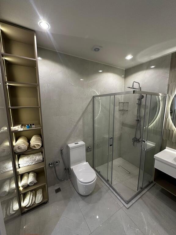 Kirayə verilir 3 otaqlı yeni tikili, 140 m², Elmlər Akademiyası m.-11