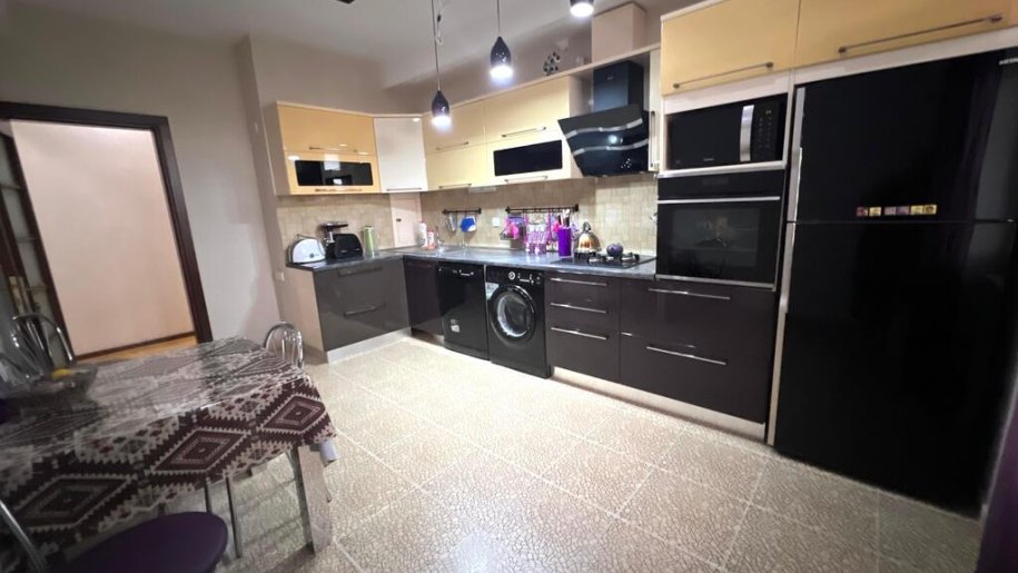 Satılır 3 otaqlı yeni tikili, 119 m², İnşaatçılar m.-7