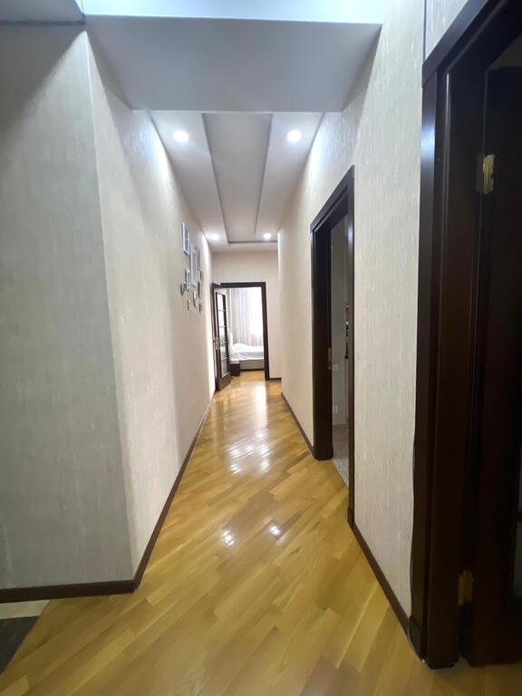 Satılır 3 otaqlı yeni tikili, 119 m², İnşaatçılar m.-11