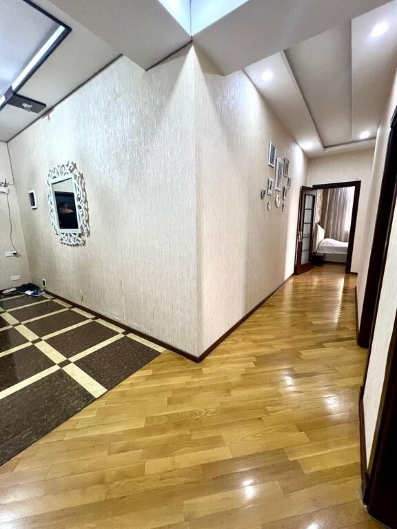 Satılır 3 otaqlı yeni tikili, 119 m², İnşaatçılar m.-20