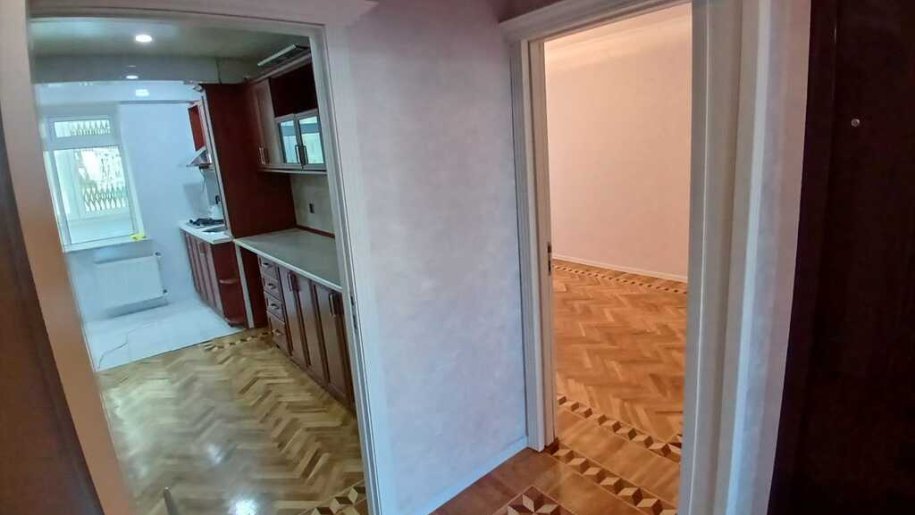 Satılır 4 otaqlı köhnə tikili, 110 m², Elmlər Akademiyası m.-4