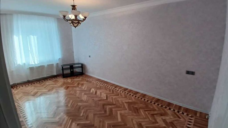 Satılır 4 otaqlı köhnə tikili, 110 m², Elmlər Akademiyası m.-5